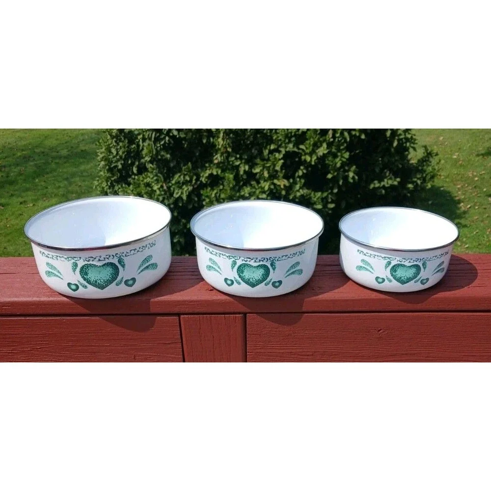 Vtg Set 3 Green White Sponge Heart Enamel Mixing Nesting Bowls Farmhouse Cottage